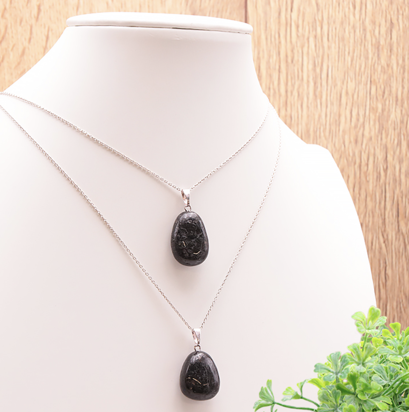 PENDENTIF PIERRE ROULÉE ASTROPHYLLITE A