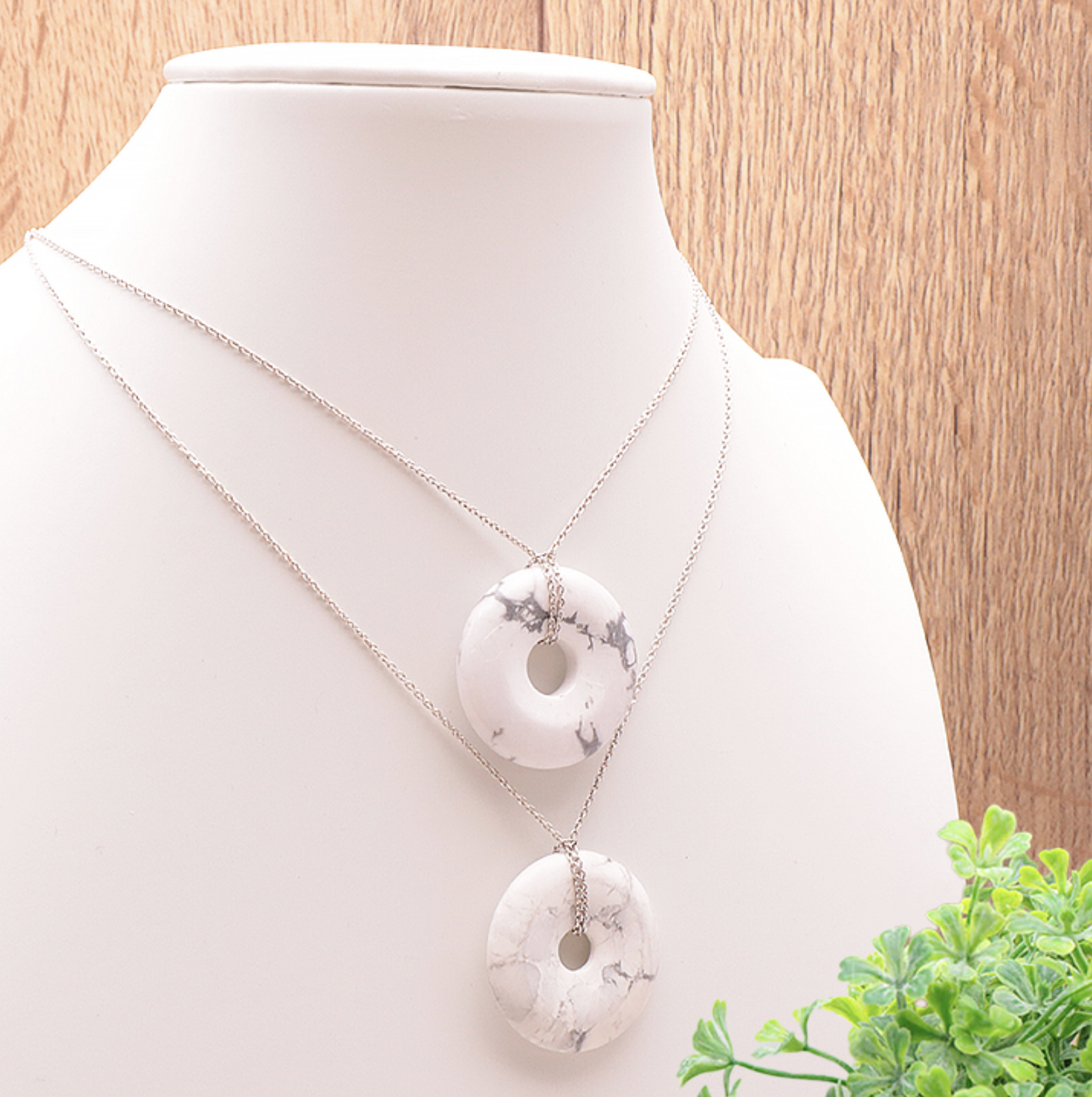 PENDENTIF DONUT HOWLITE BLANCHE A